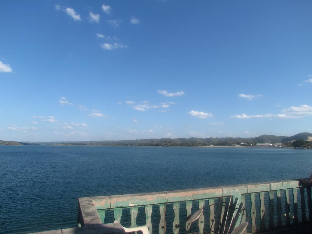 Hotel Mirador Del Lago Flores Dış mekan fotoğraf